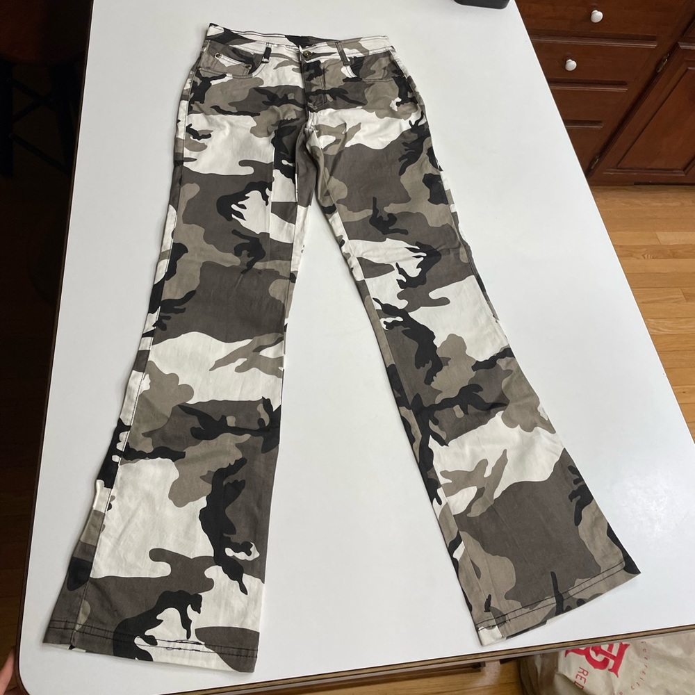 Camo flare jeans